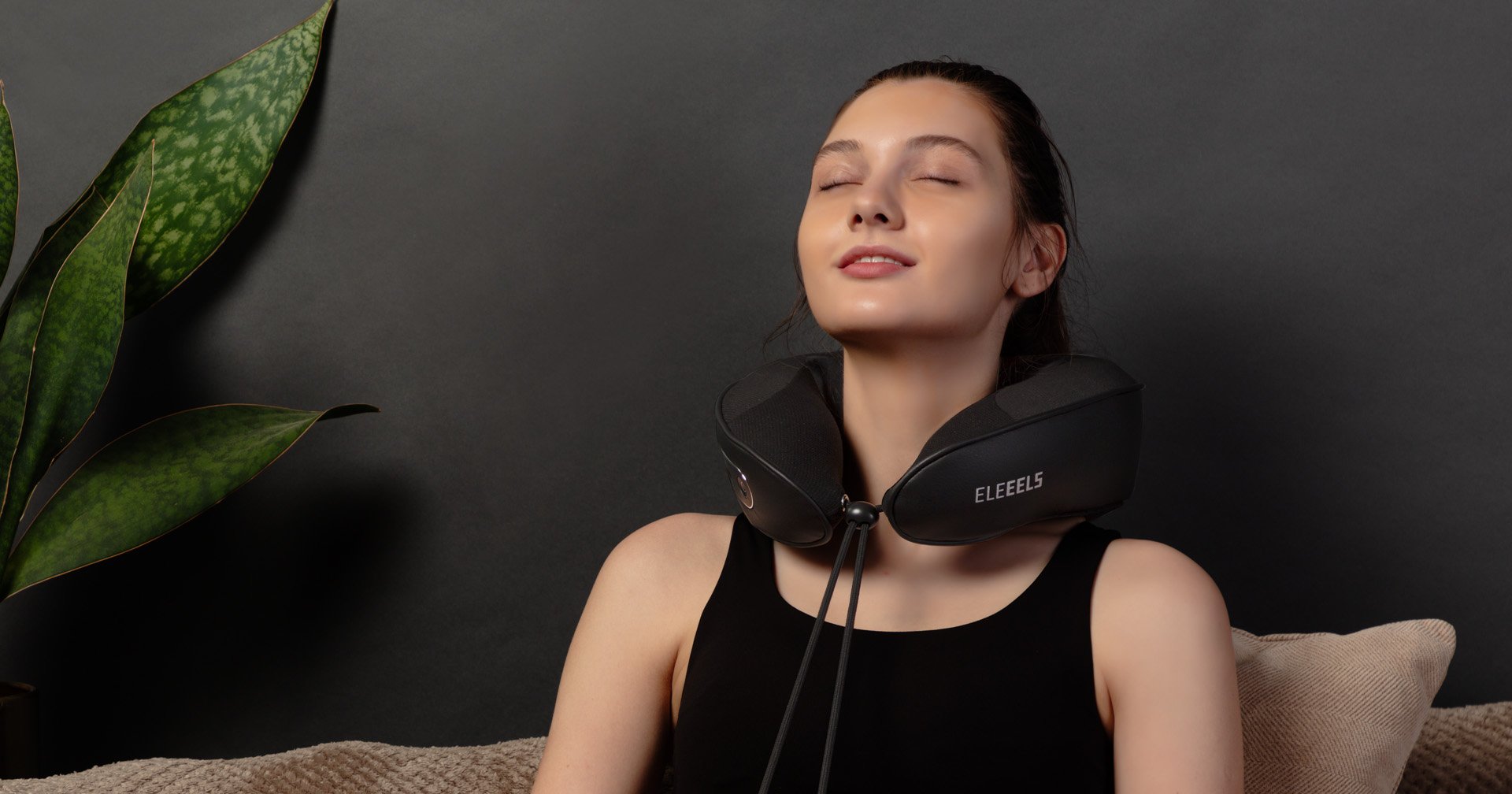 ELEEELS R5 NECK CARE MASSAGER HOT COMPRESS, CLAMPING MECHANISM